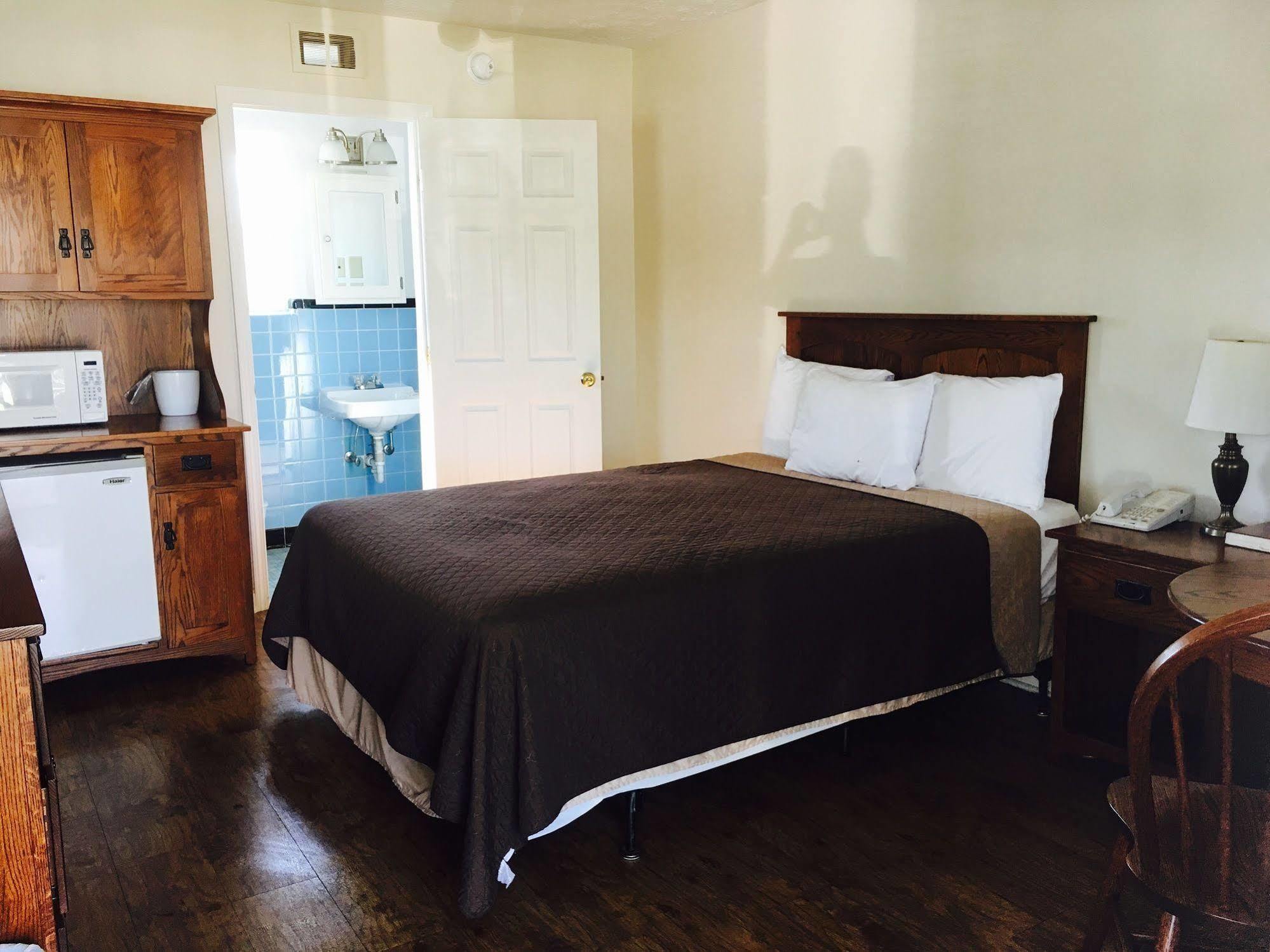 Brown'S Motel Aberdeen Bagian luar foto